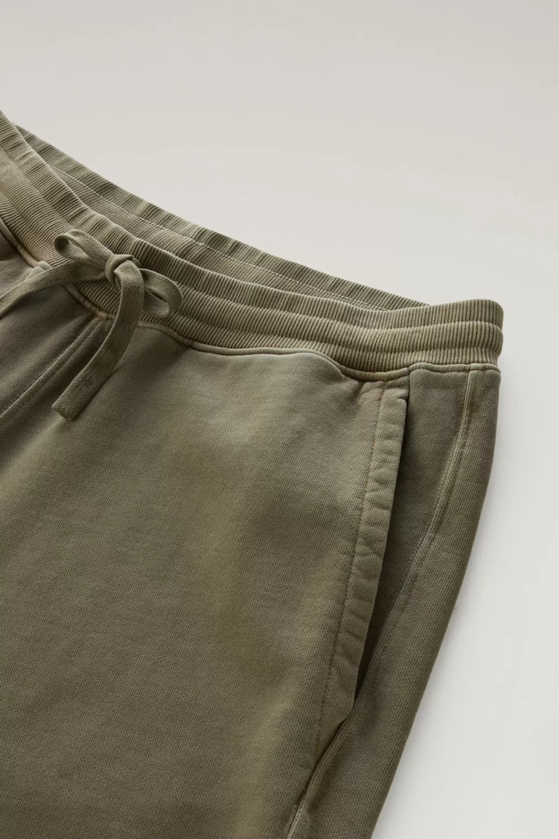 Uomo Woolrich Pantaloni e pantaloncini>Pantaloncini Sportivi Tinti In Capo In Puro Cotone Felpato